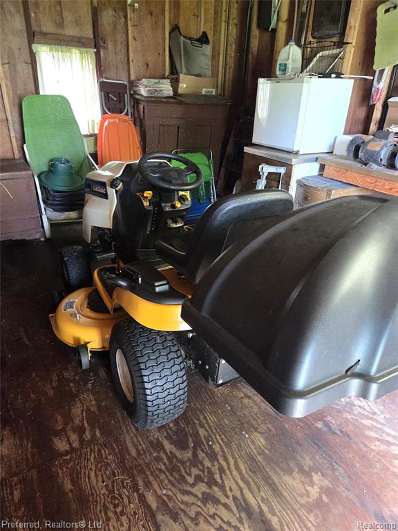 main property photo 33