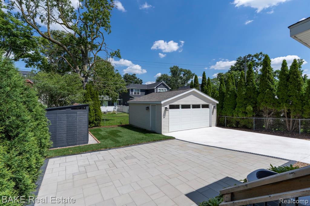 main property photo 42