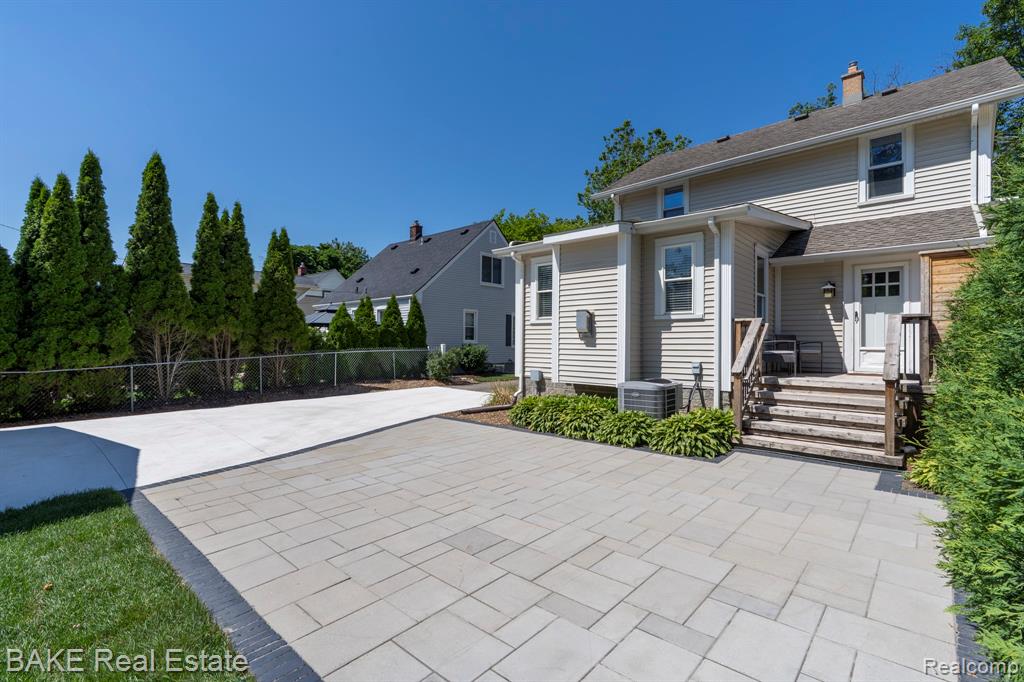 main property photo 45