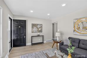 property viewer photo 3