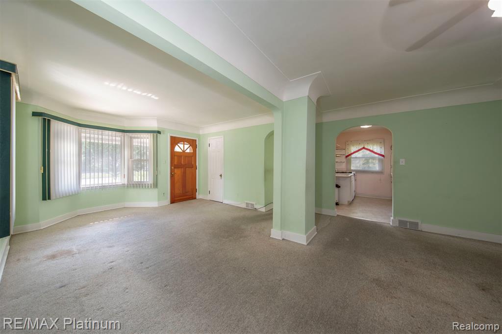 property viewer photo 2