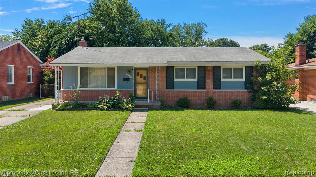 main property photo 29