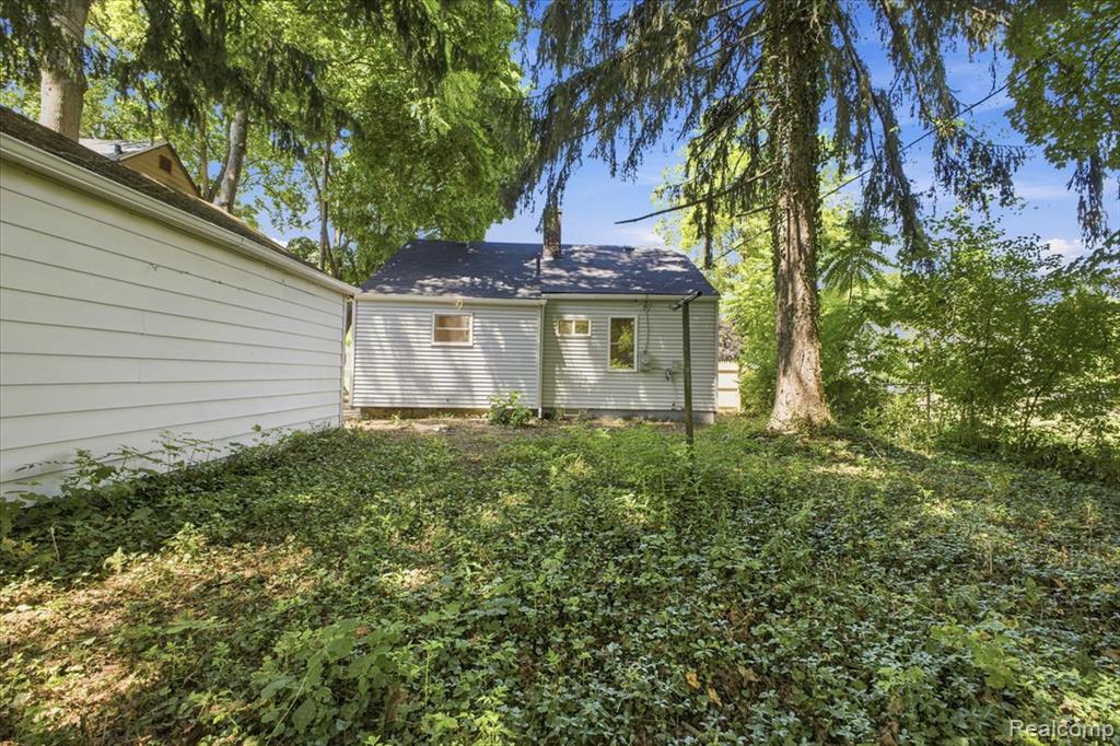 main property photo 16