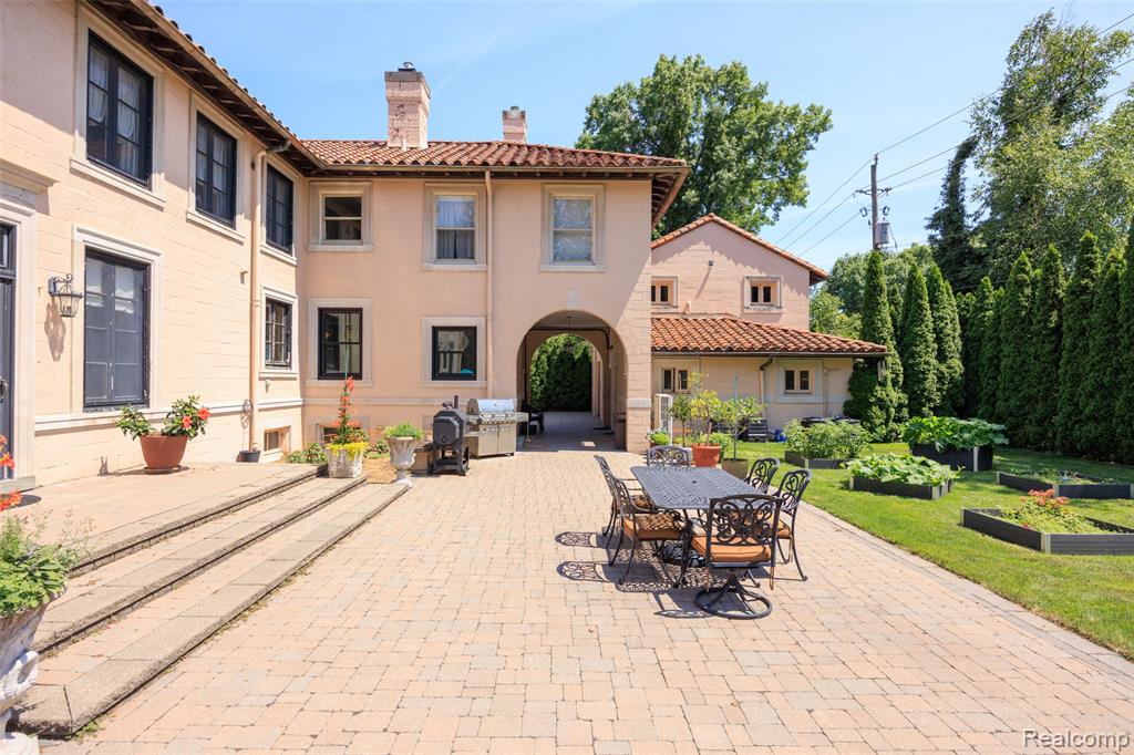 main property photo 78