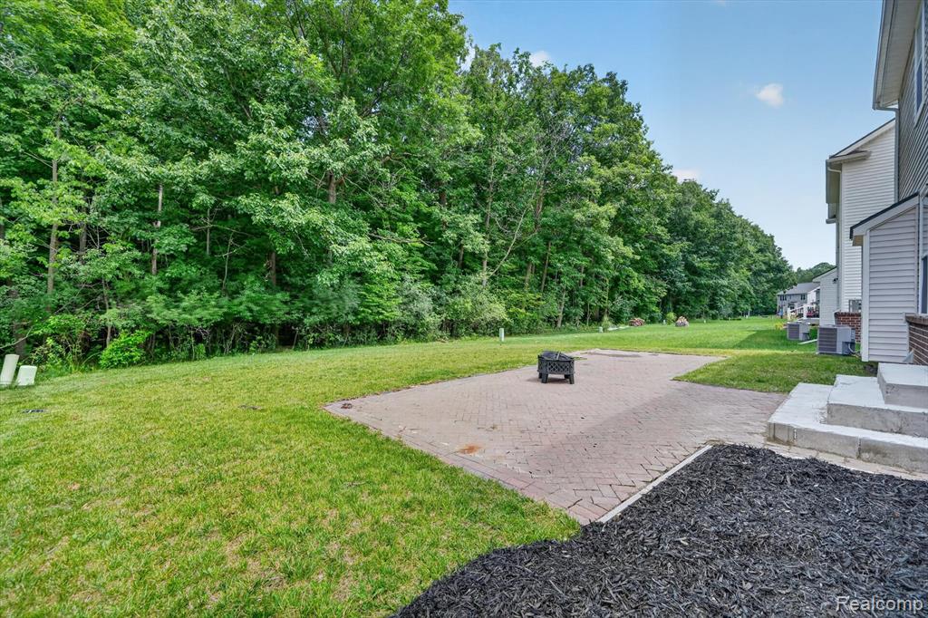 main property photo 40