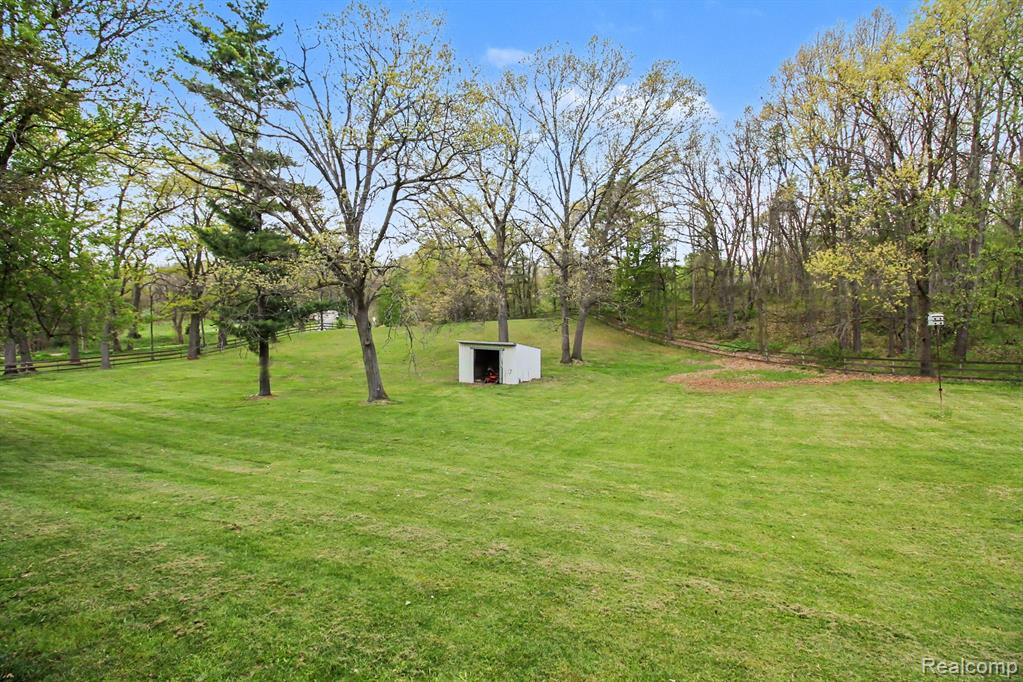 main property photo 31