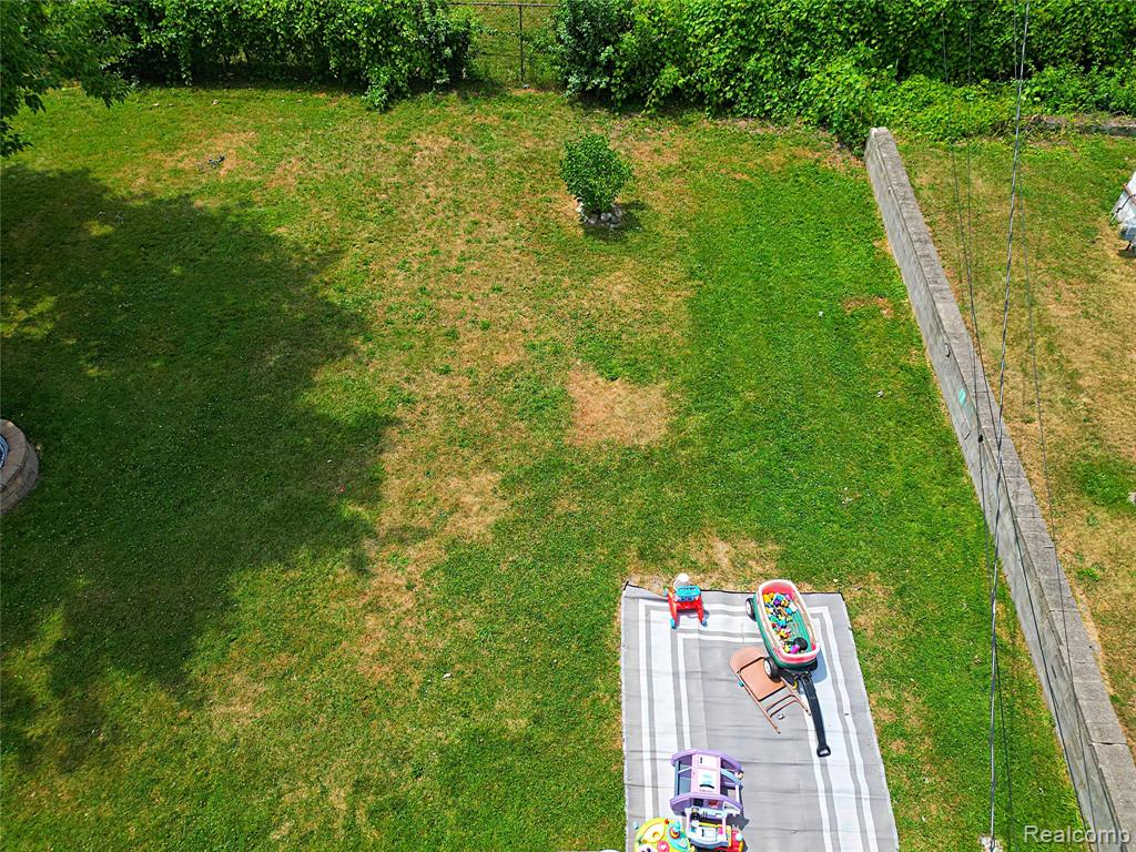 main property photo 17