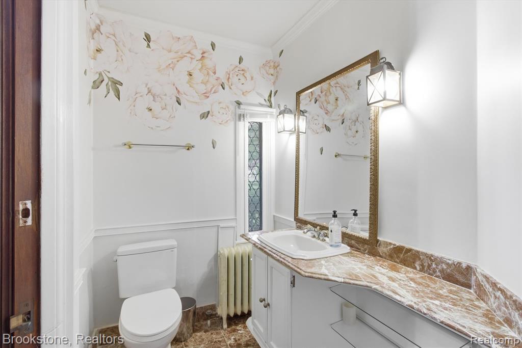 main property photo 9