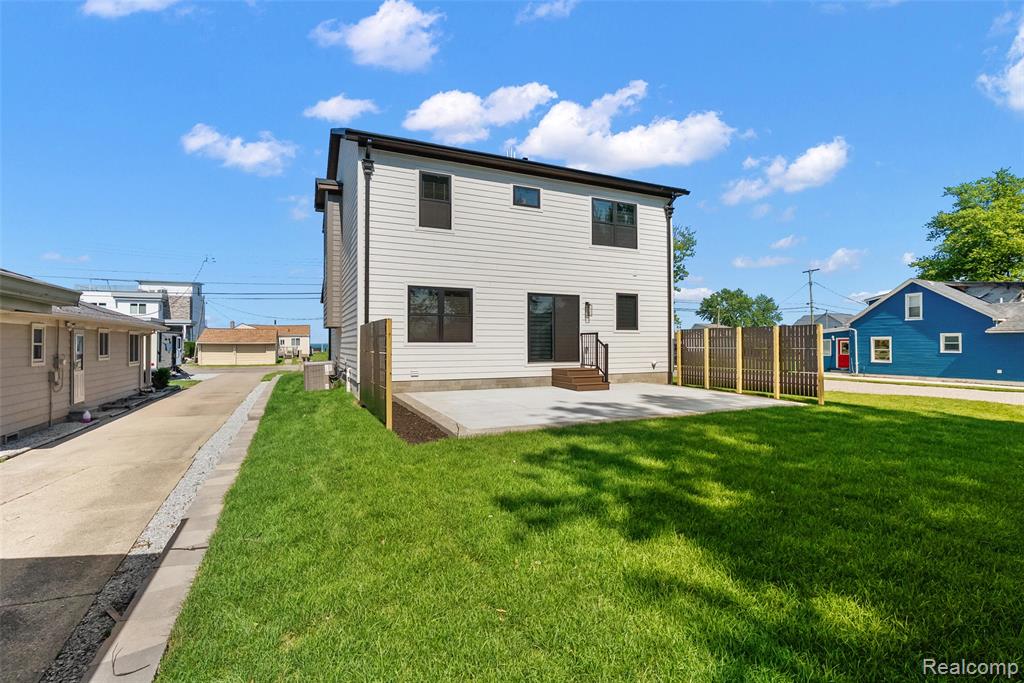 main property photo 3