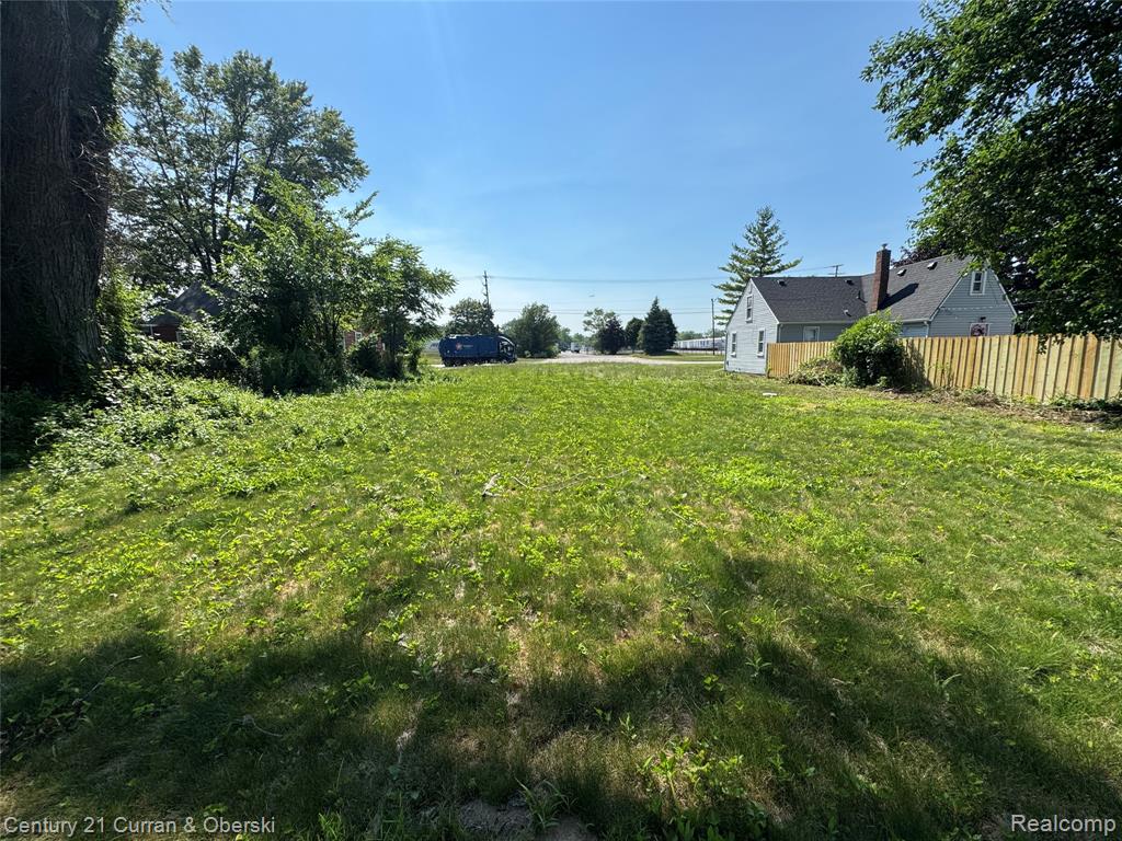 main property photo 6