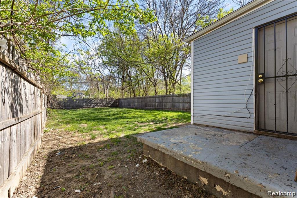 main property photo 23