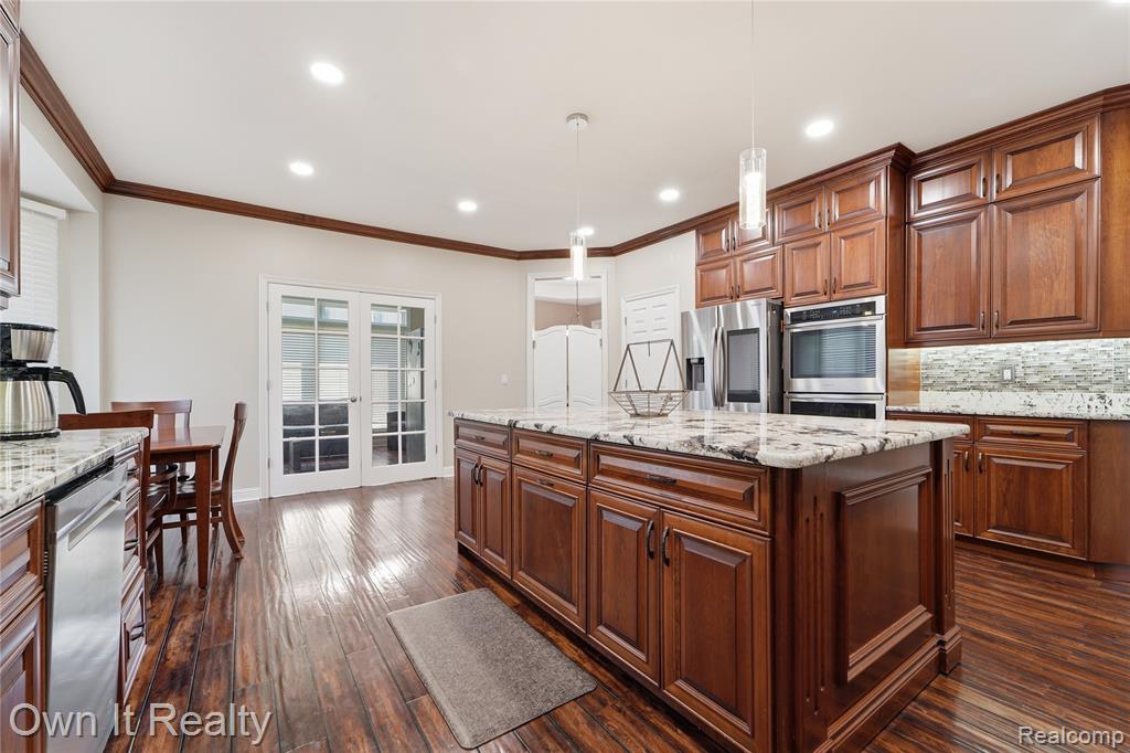 main property photo 17