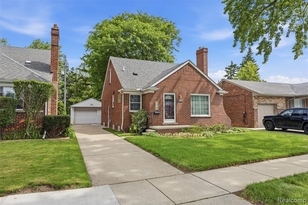 main property photo 34
