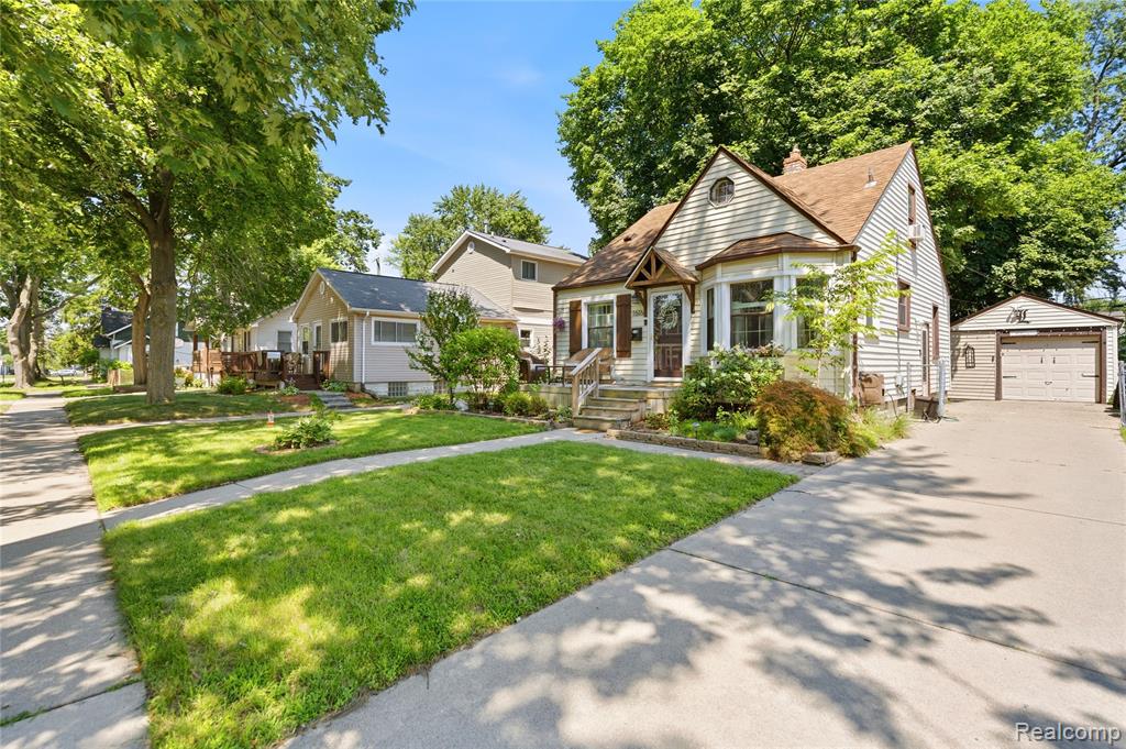 main property photo 2