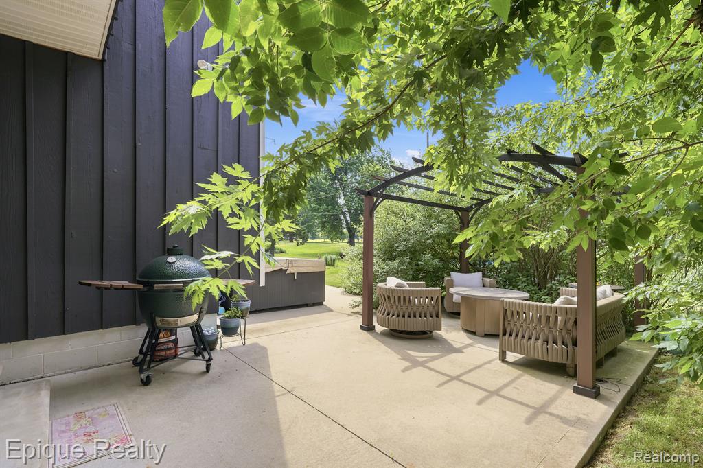 main property photo 26