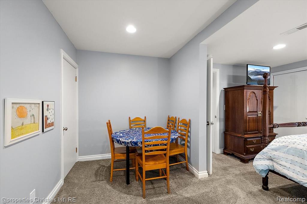 main property photo 77
