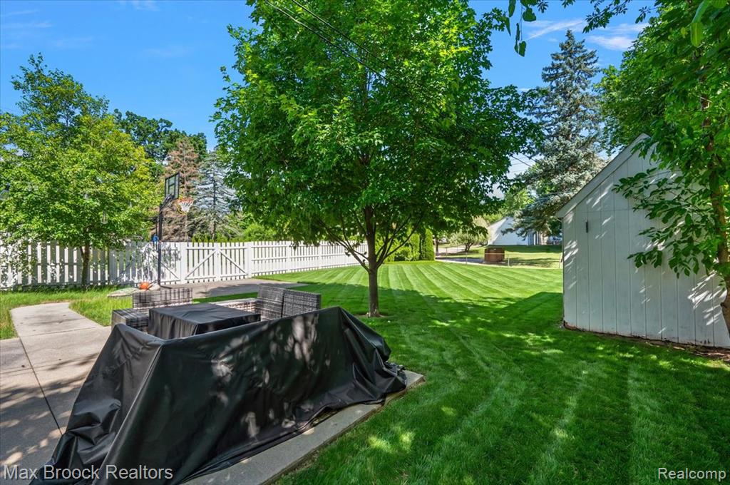 main property photo 43