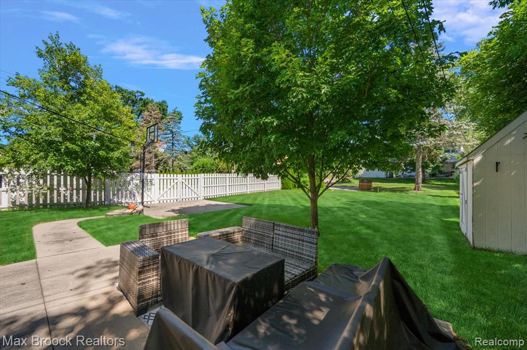 main property photo 44
