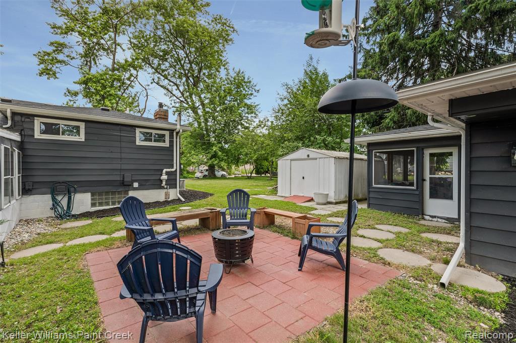 main property photo 23