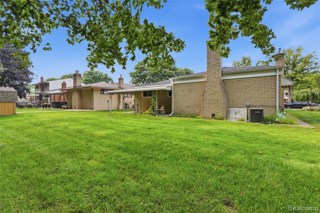 main property photo 32