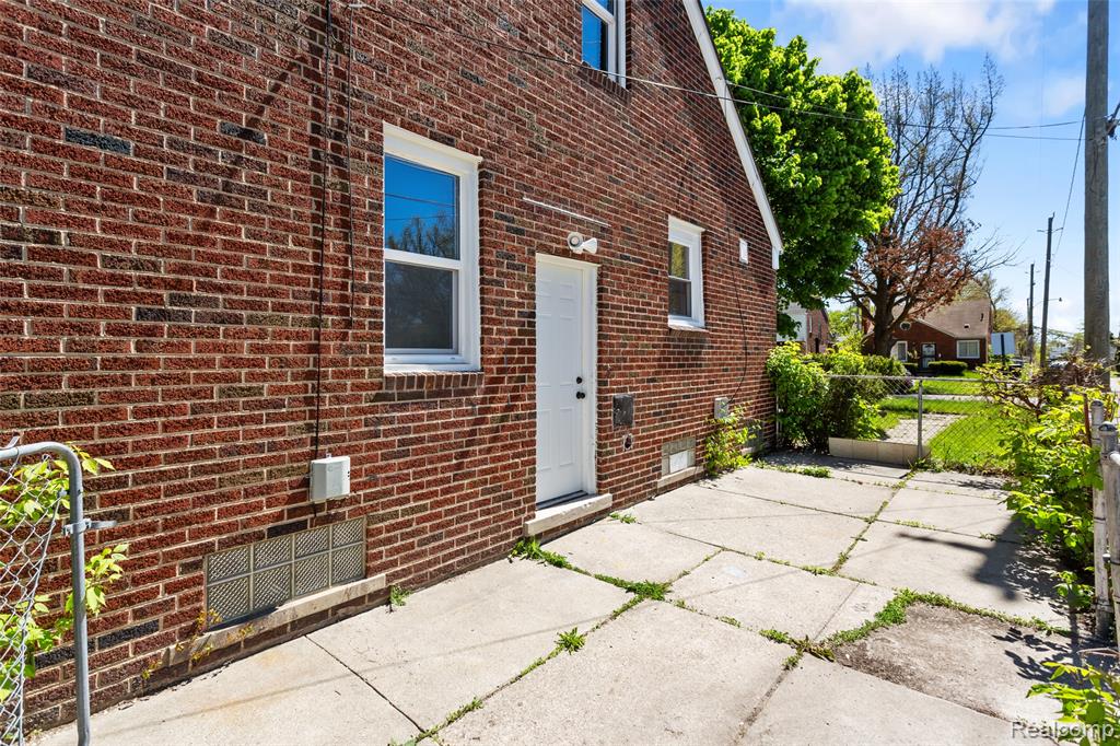 main property photo 29