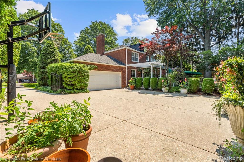 main property photo 29