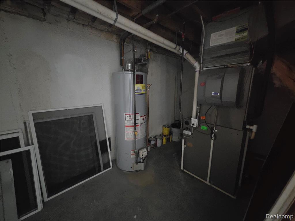 main property photo 37