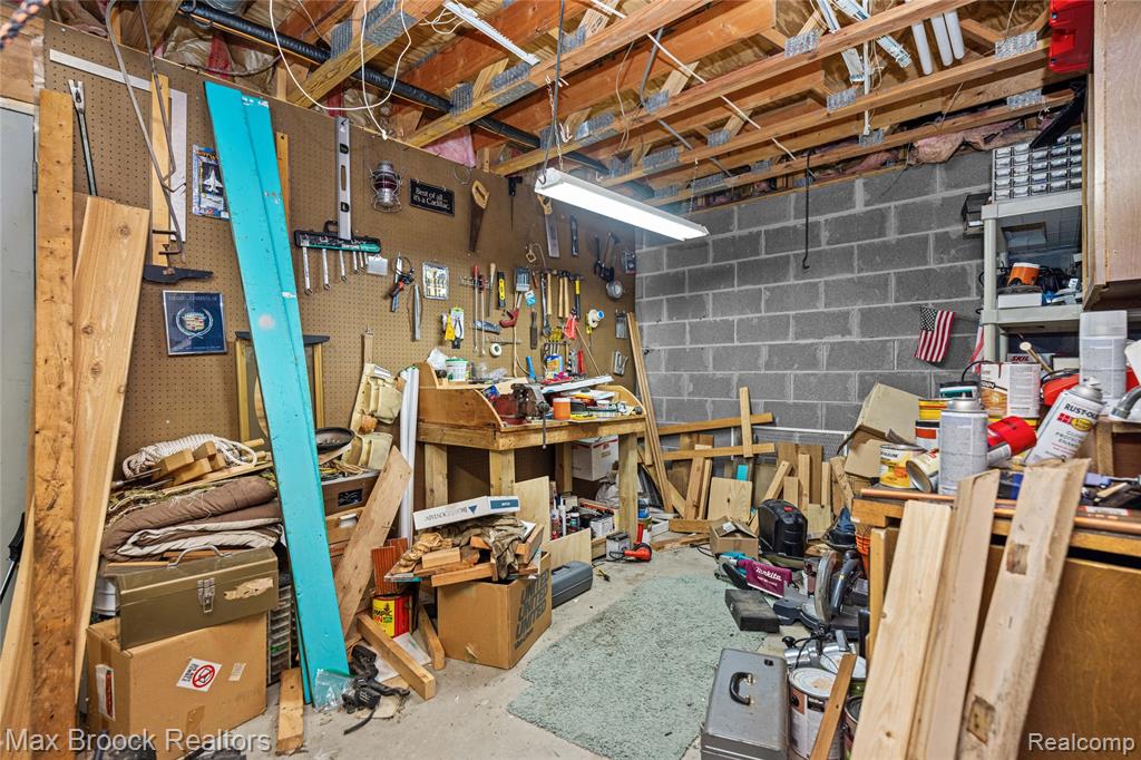 main property photo 50