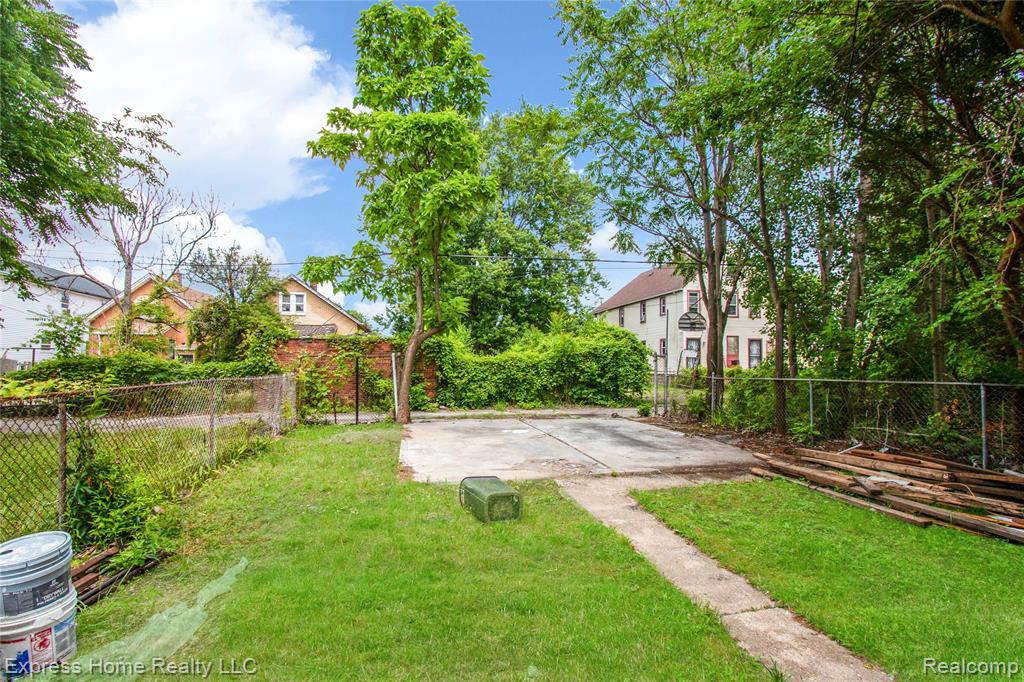 main property photo 26