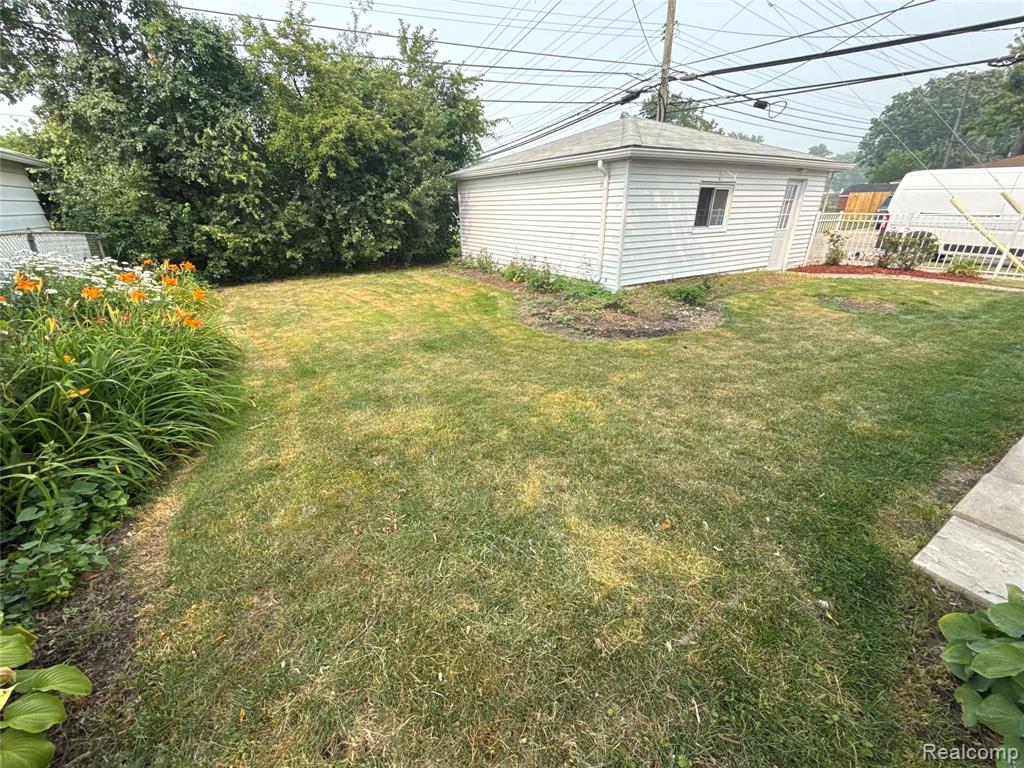 main property photo 39
