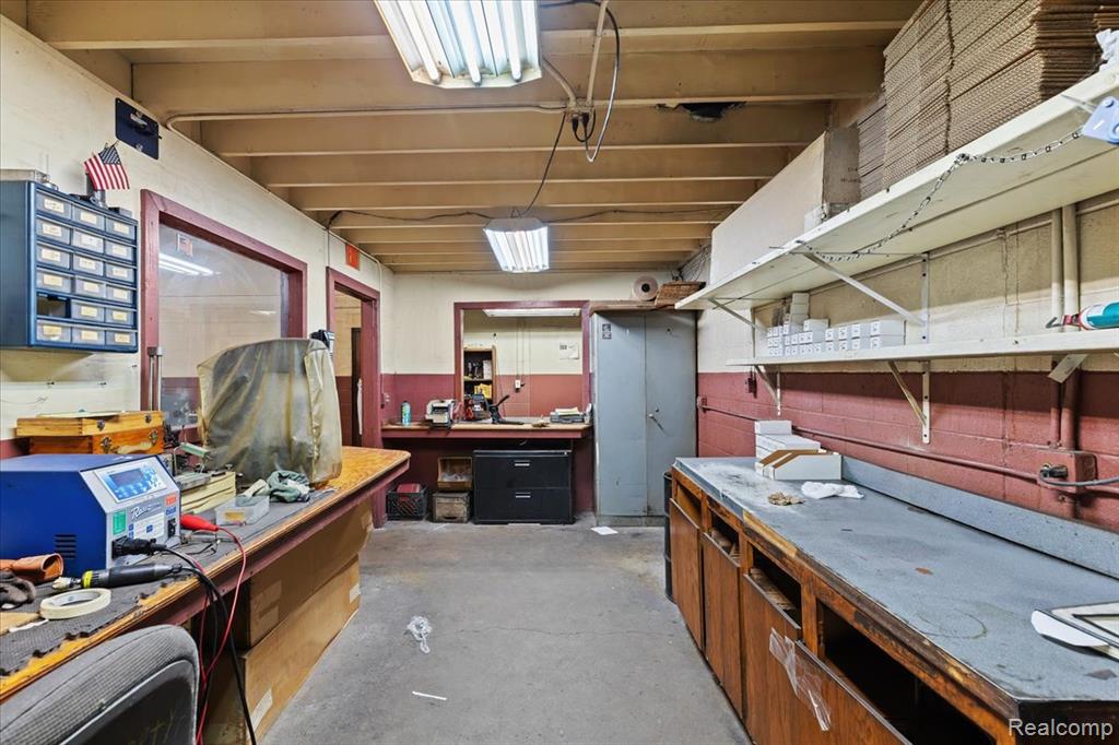 main property photo 18