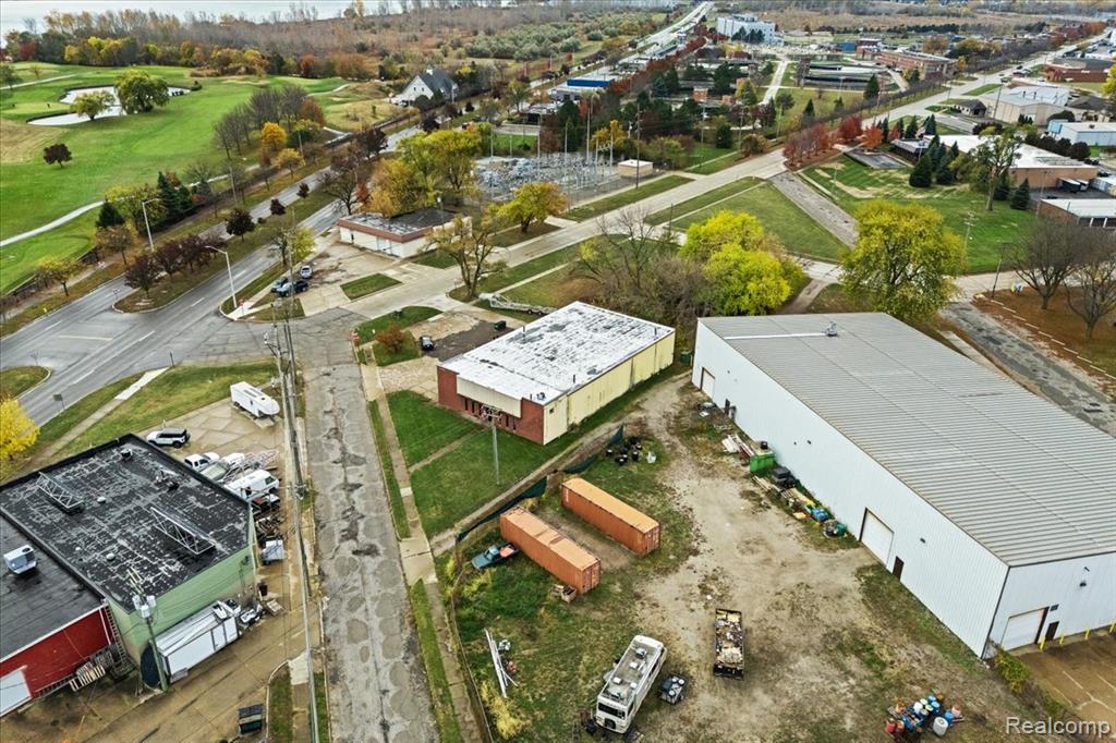 main property photo 33
