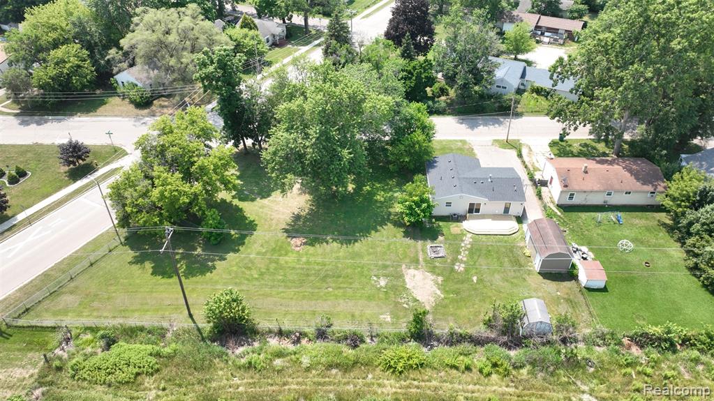 main property photo 41