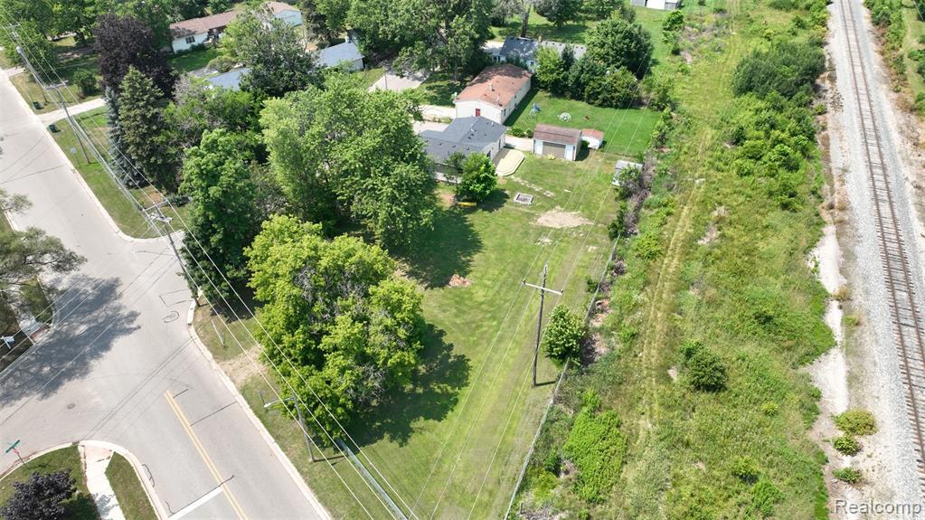 main property photo 45