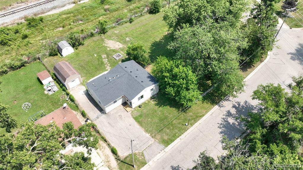 main property photo 46