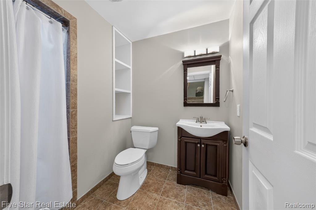main property photo 59