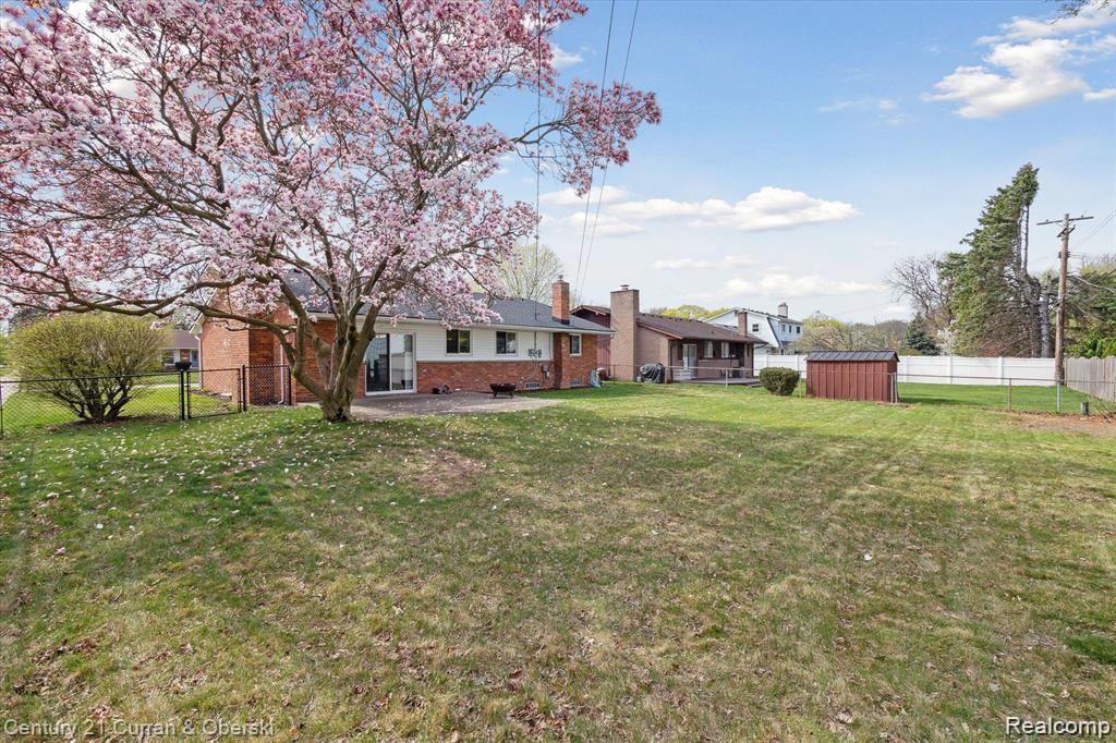 main property photo 14