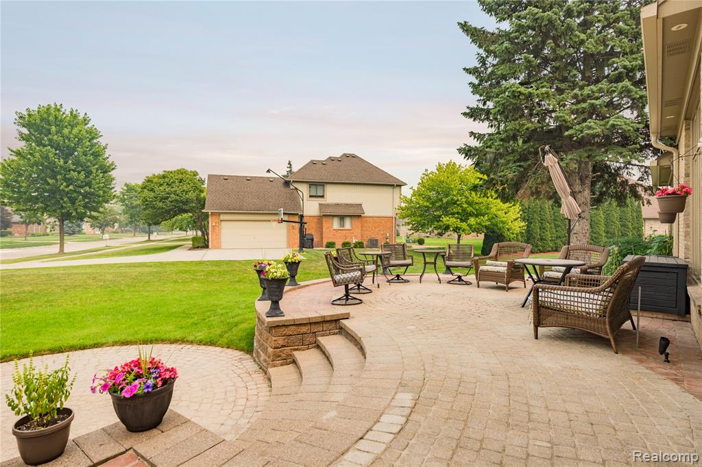 main property photo 74
