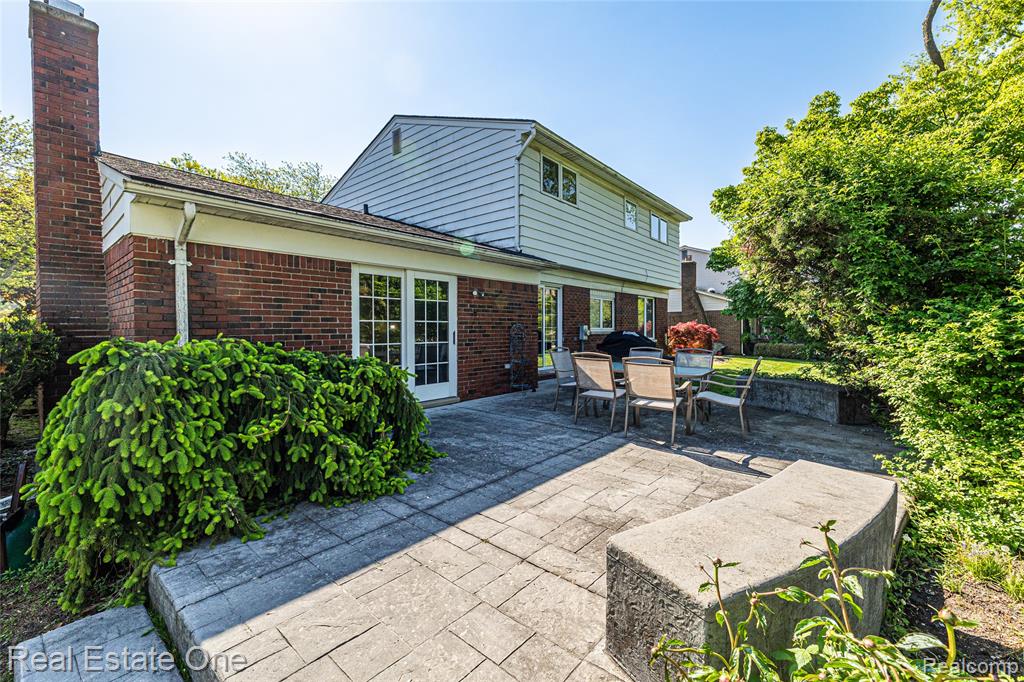 main property photo 28
