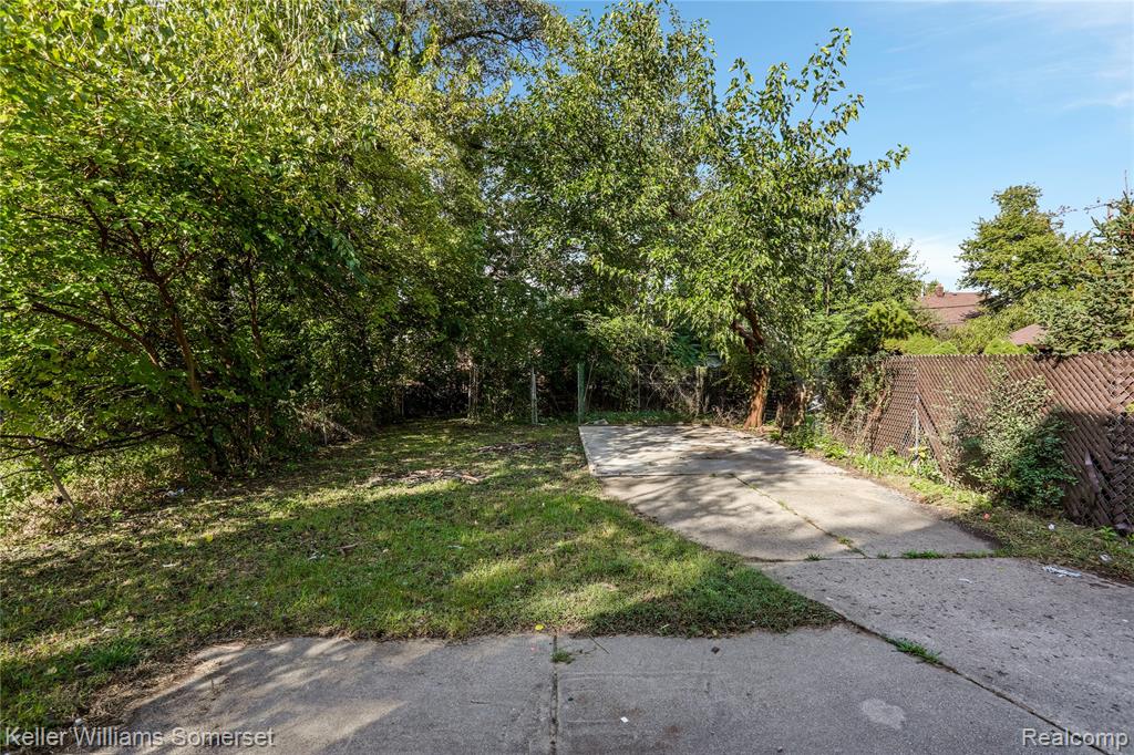 main property photo 23