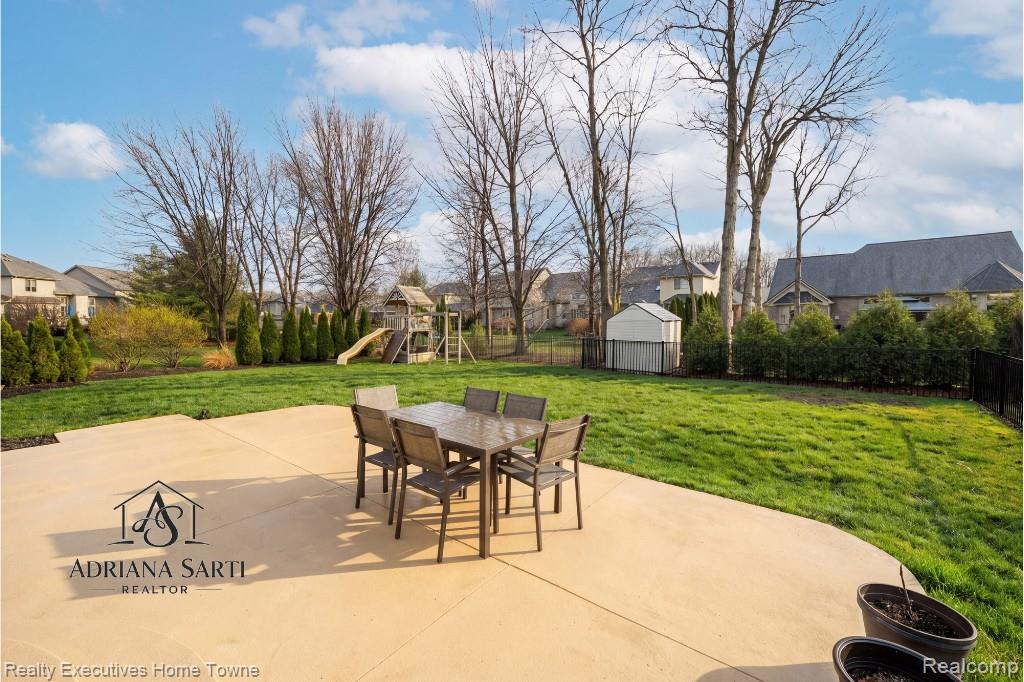 main property photo 42