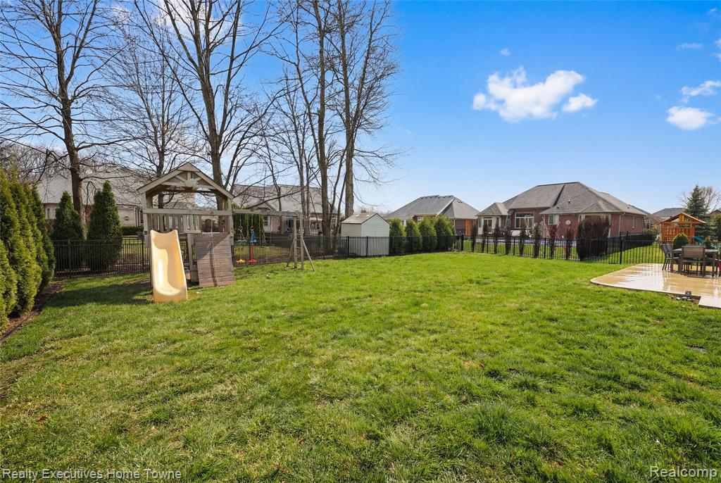 main property photo 44
