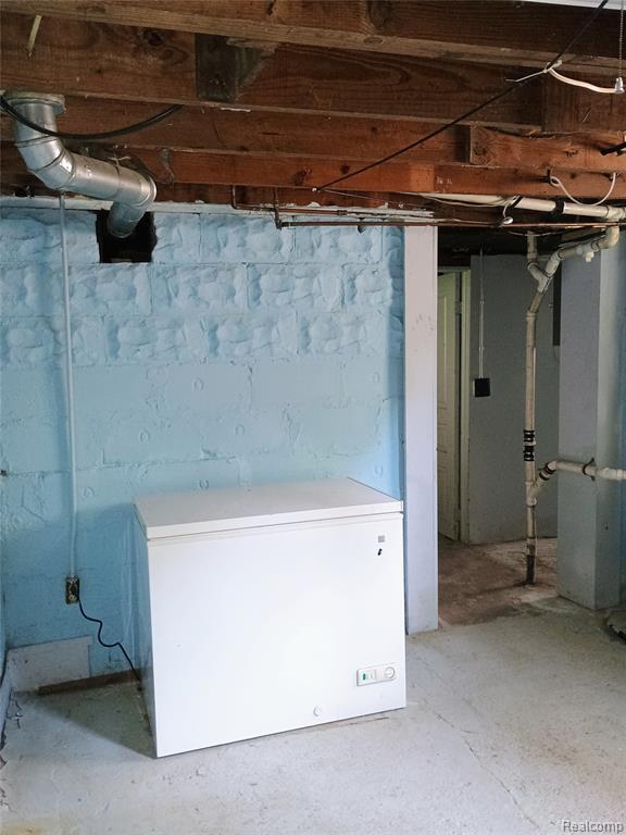 main property photo 16