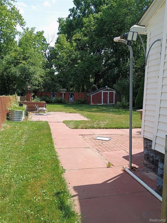 main property photo 27