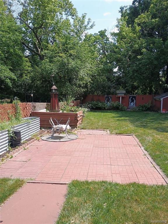 main property photo 29