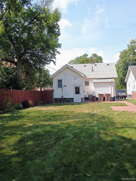 main property photo 32
