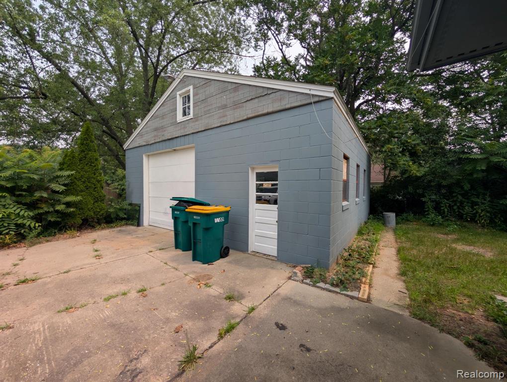 main property photo 16