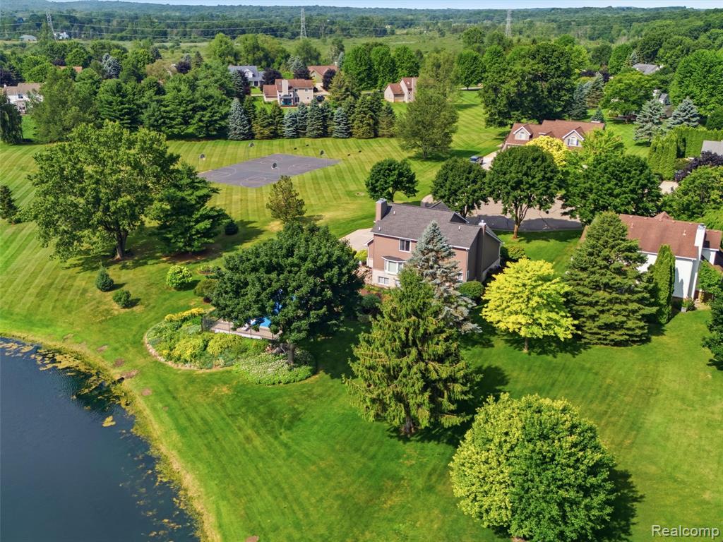 main property photo 11