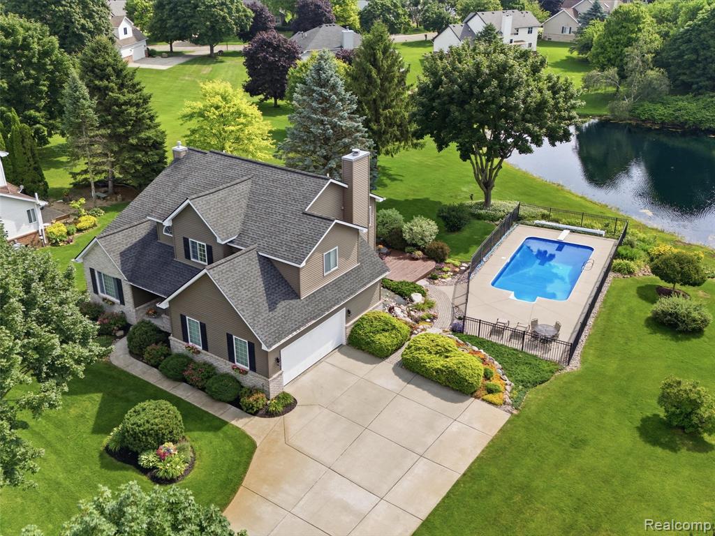 main property photo 4