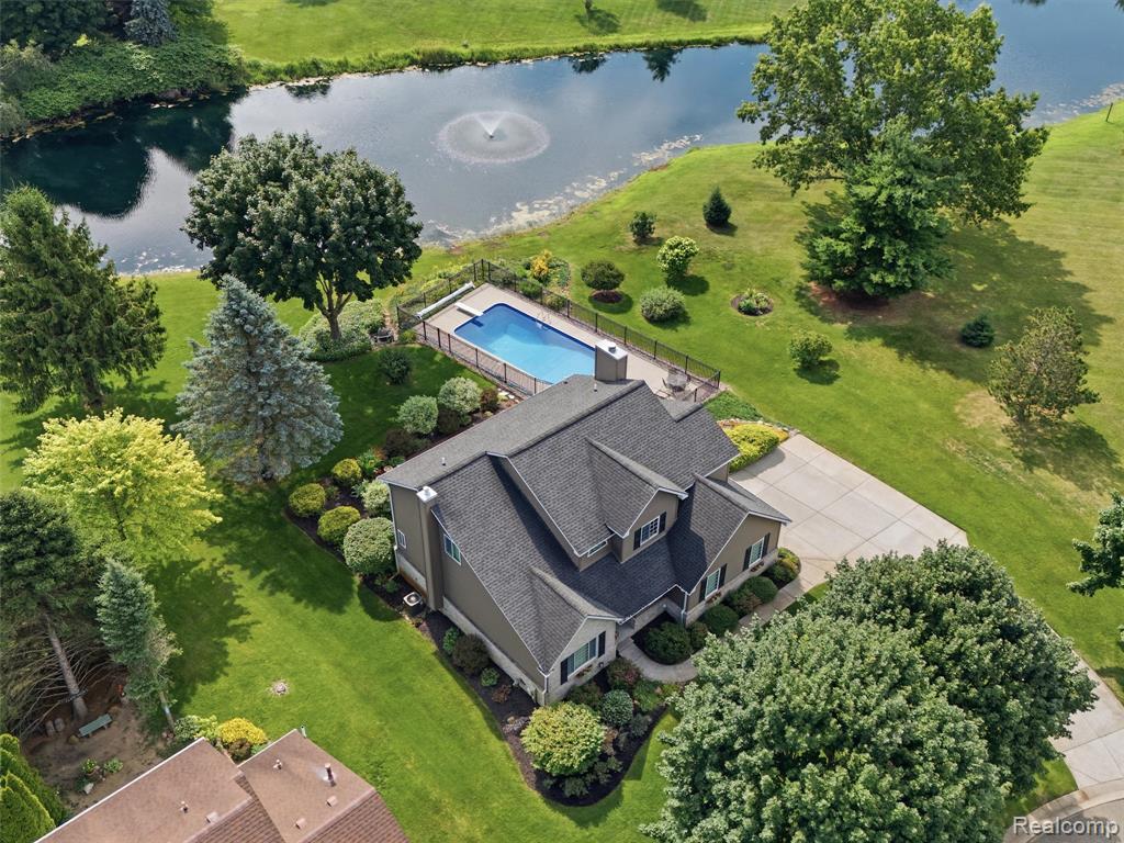 main property photo 6